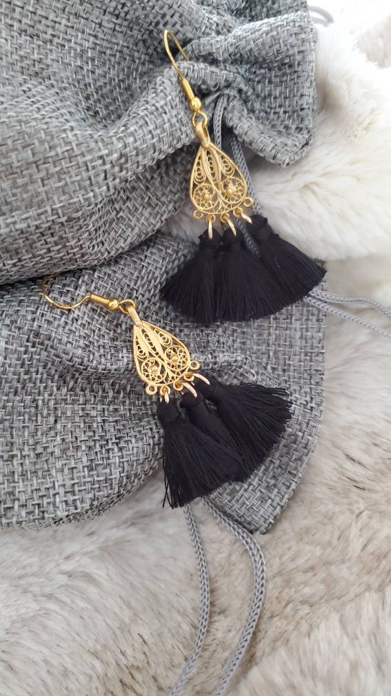 Aretez Sulogdatu Filigree Charm Black Tassel Dangle Earrings | Black Long Bohemian Tassel Earrings With Gold Hooks