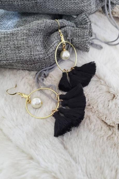Aretez Sulogdatu Classic Round Pearl Black Tassel Earrings | Black Tassel Fringe Gold Hoop Earrings | Simple Handmade Small Tassel Earrings